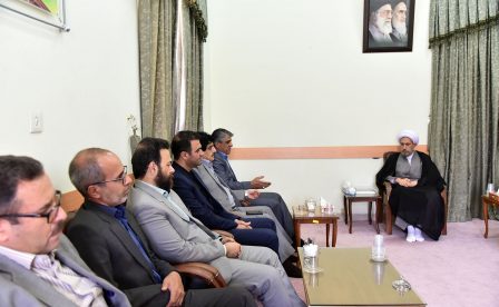 دیدار مدیر بانک ملی شعب استان فارس با آیت الله دژکام