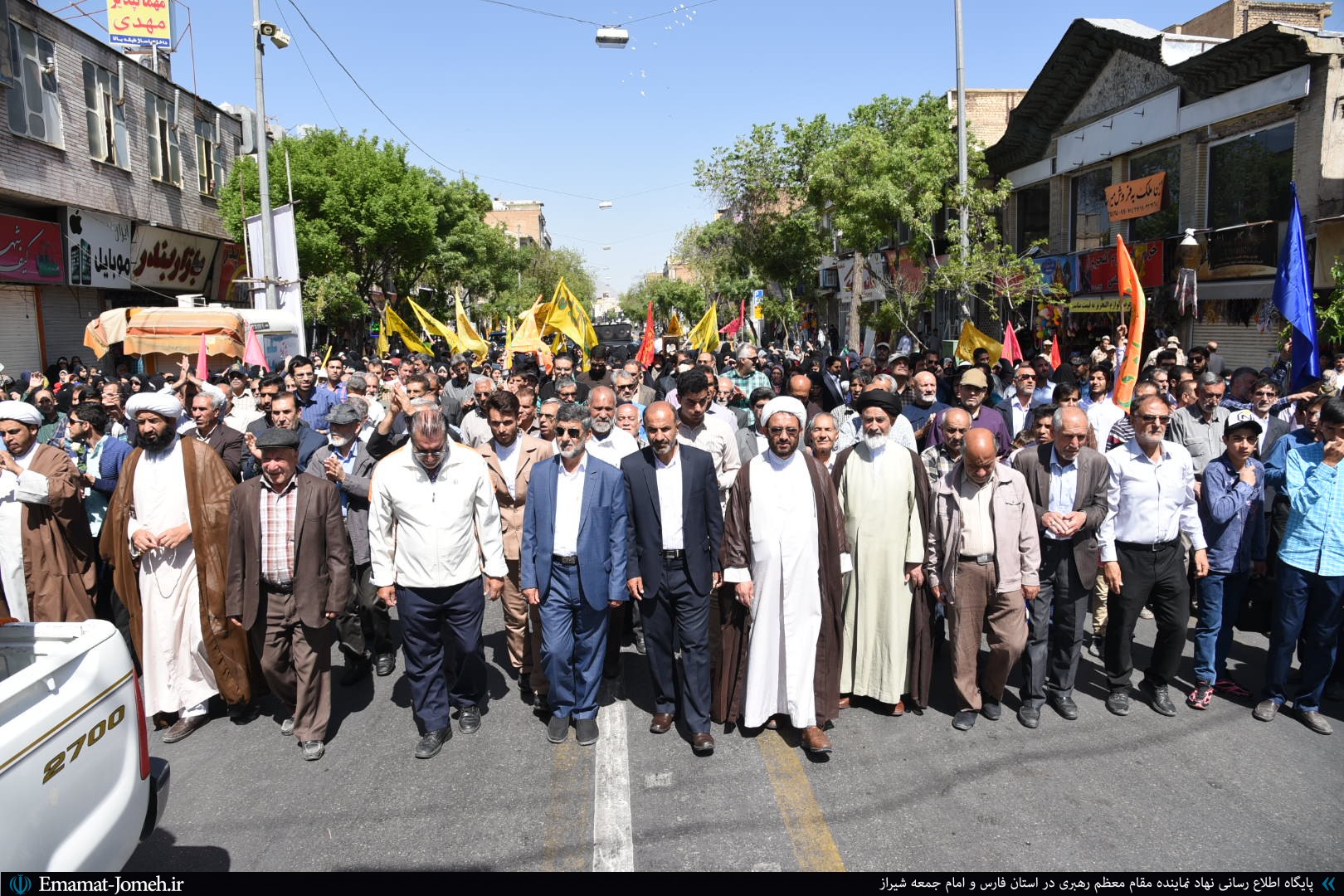 راهپیمایی مردم شیراز به مناسبت نیمه شعبان