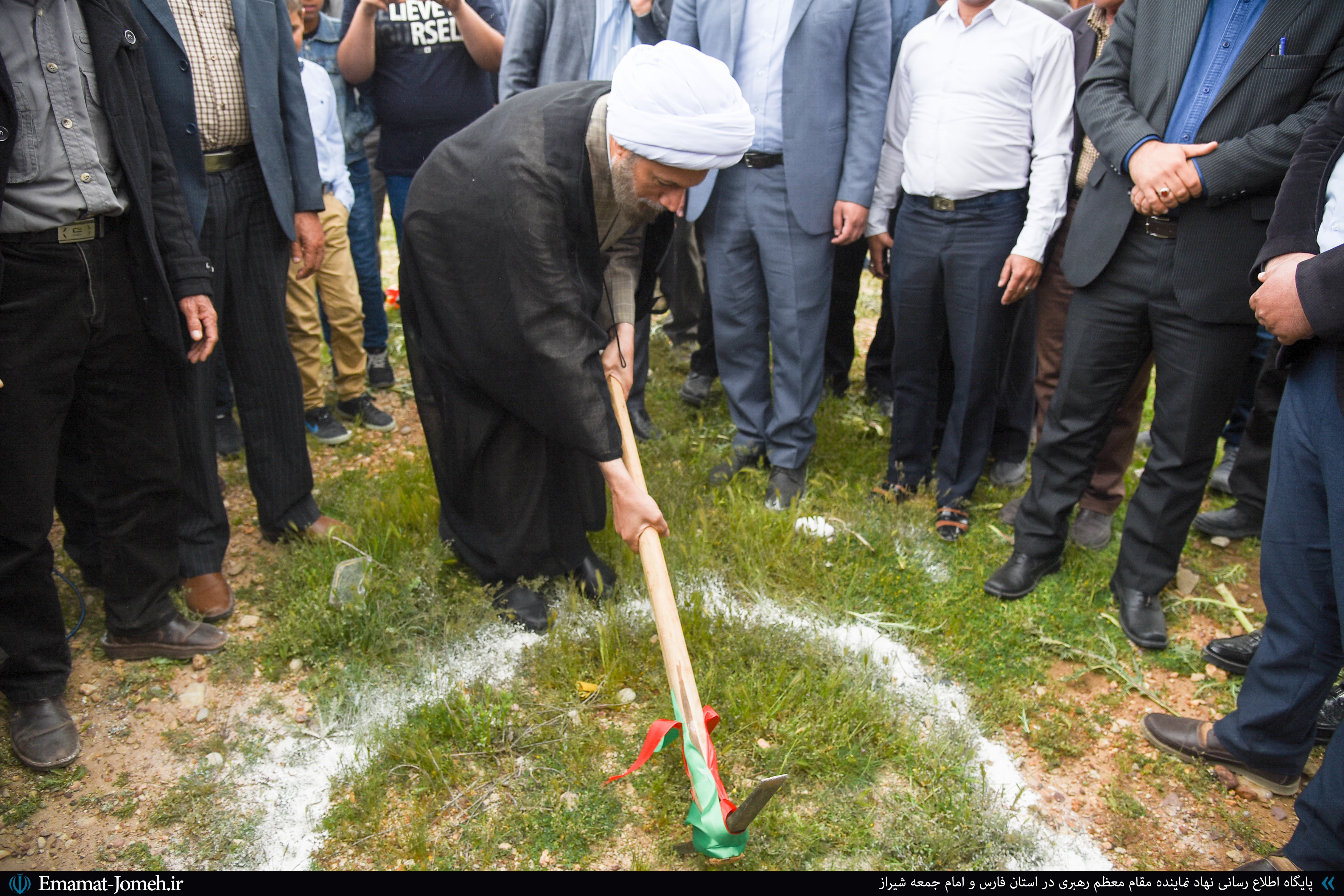 کلنگ زنی مسجد امام جواد (ع) در شهرک شهید مرادی