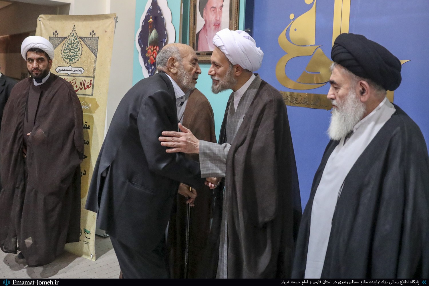 جلسه تقدیر از فعالان و پیشکسوتان هیئات مذهبی شیراز با حضور آیت الله دژکام