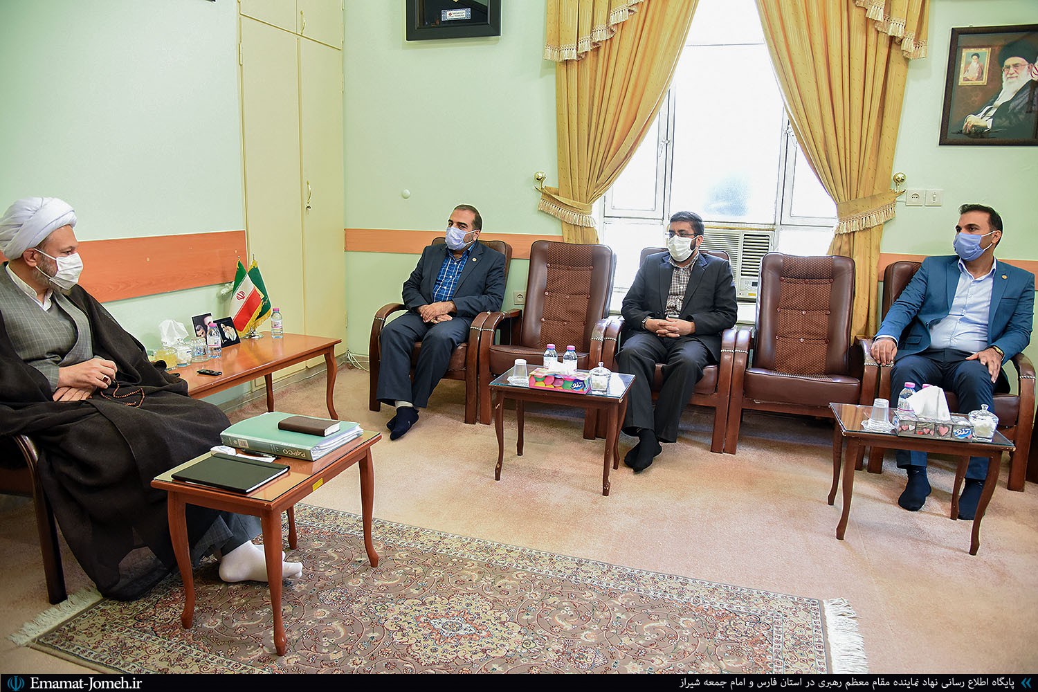 دیدار مسئولین سازمان بهزیستی استان فارس با آیت الله دژکام