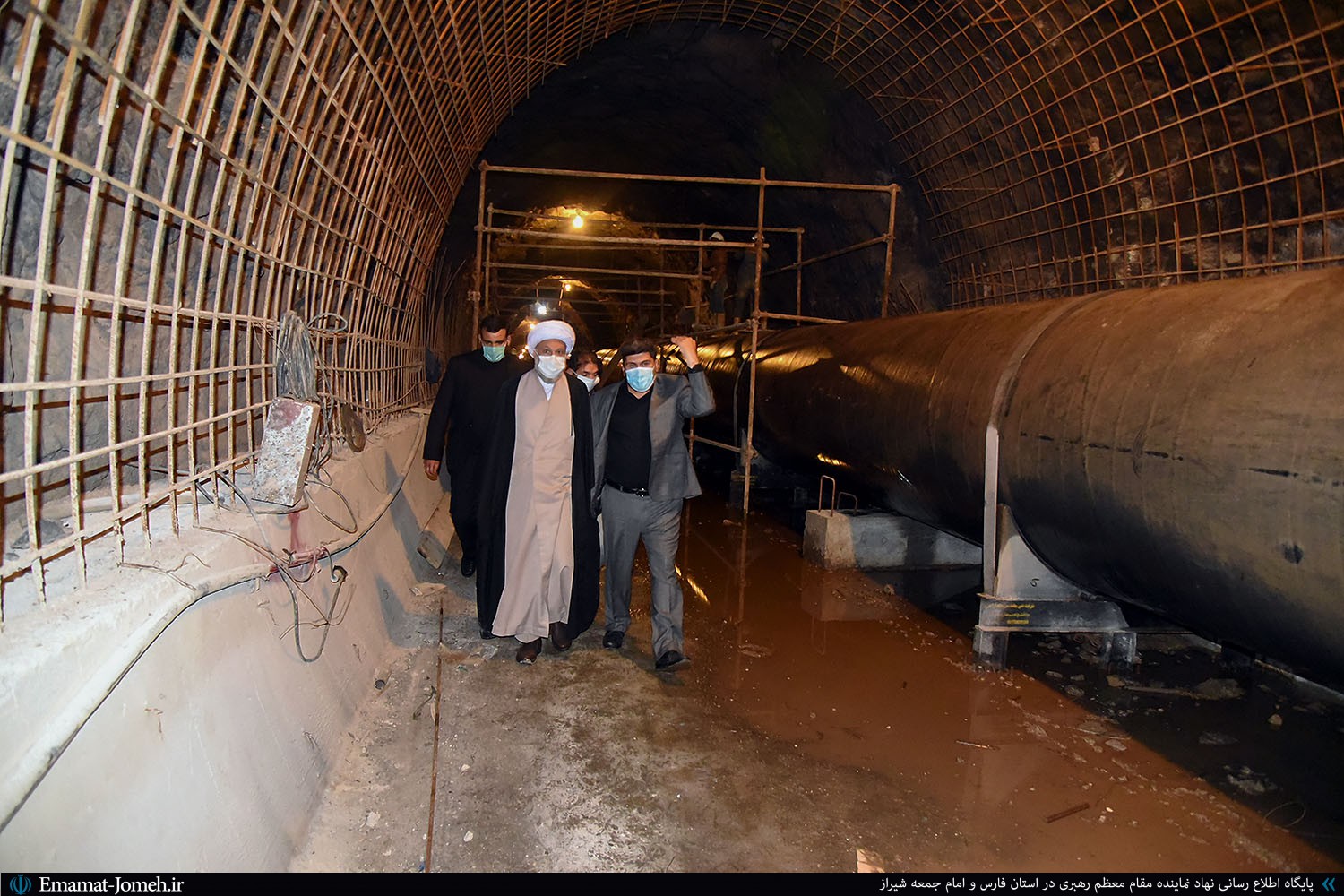 بازدید آیت الله دژکام از مراحل احداث تونل خط دوم انتقال آب به شیراز