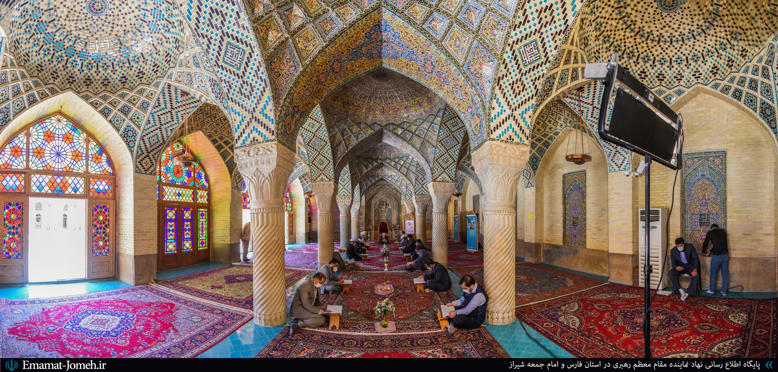 محفل انس با قرآن کریم و سخنرانی آیت الله دژکام در مسجد نصیرالملک شیراز