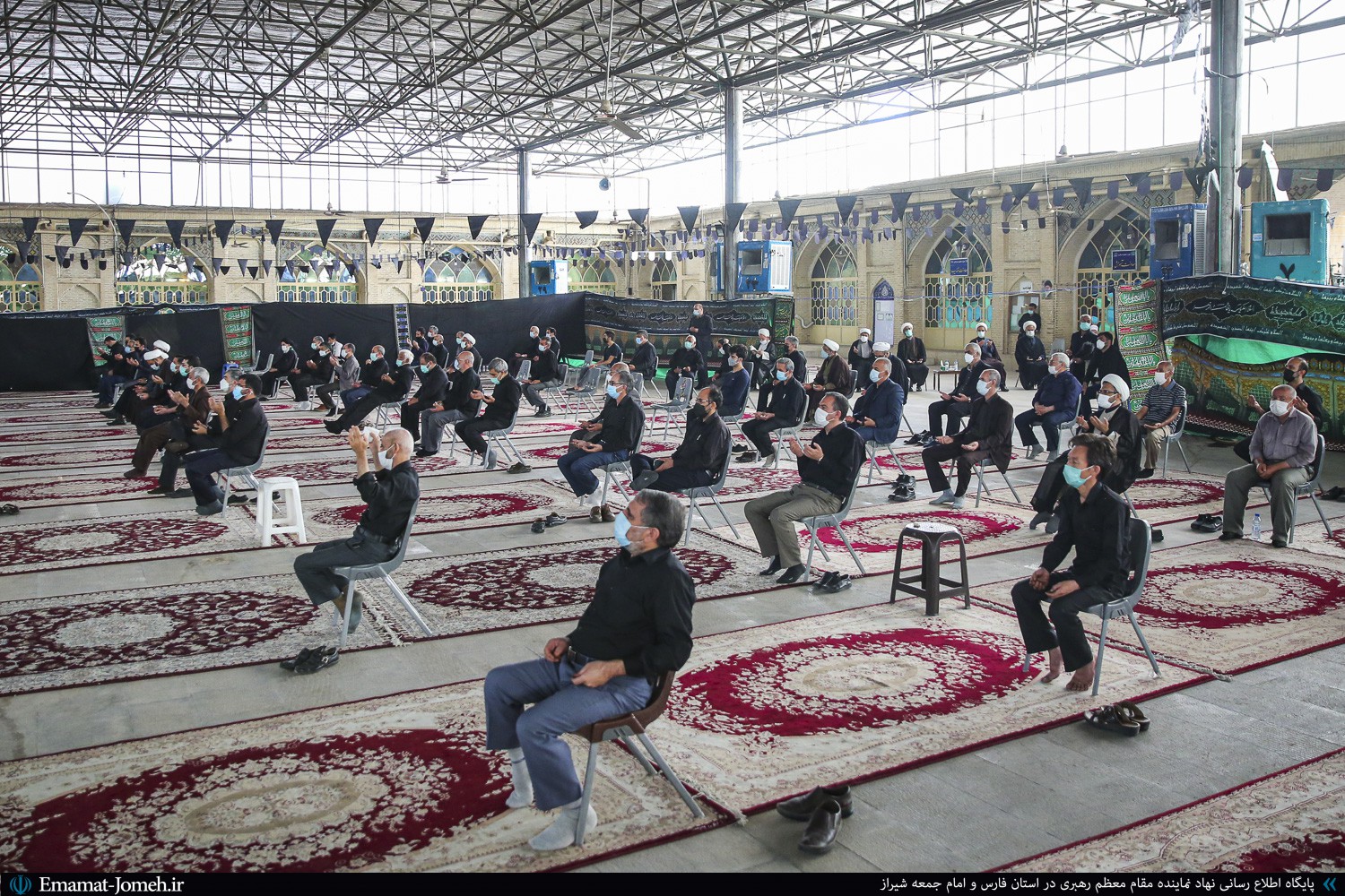 مراسم عزاداری و روضه خوانی صبح عاشورا به میزبانی آیت الله دژکام در مسجد شهدای شیراز