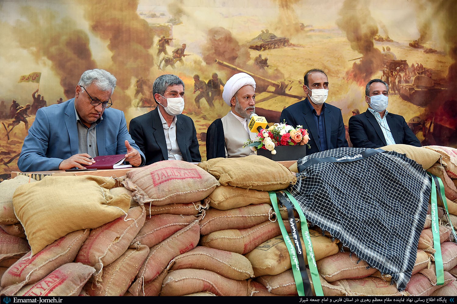 جلسه متفاوت شورای اداری استان فارس در باغ موزه دفاع مقدس
