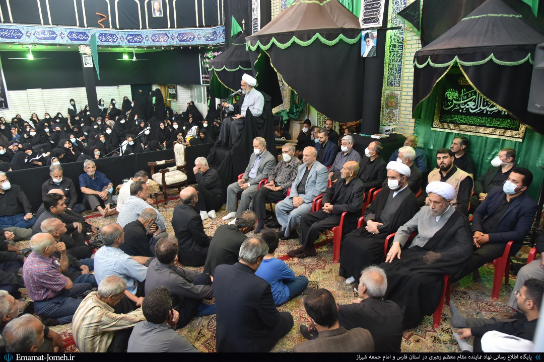 مراسم سوگواری اربعین حسینی در بیت العباس(ع) شیراز و تجلیل از خانواده شهدا