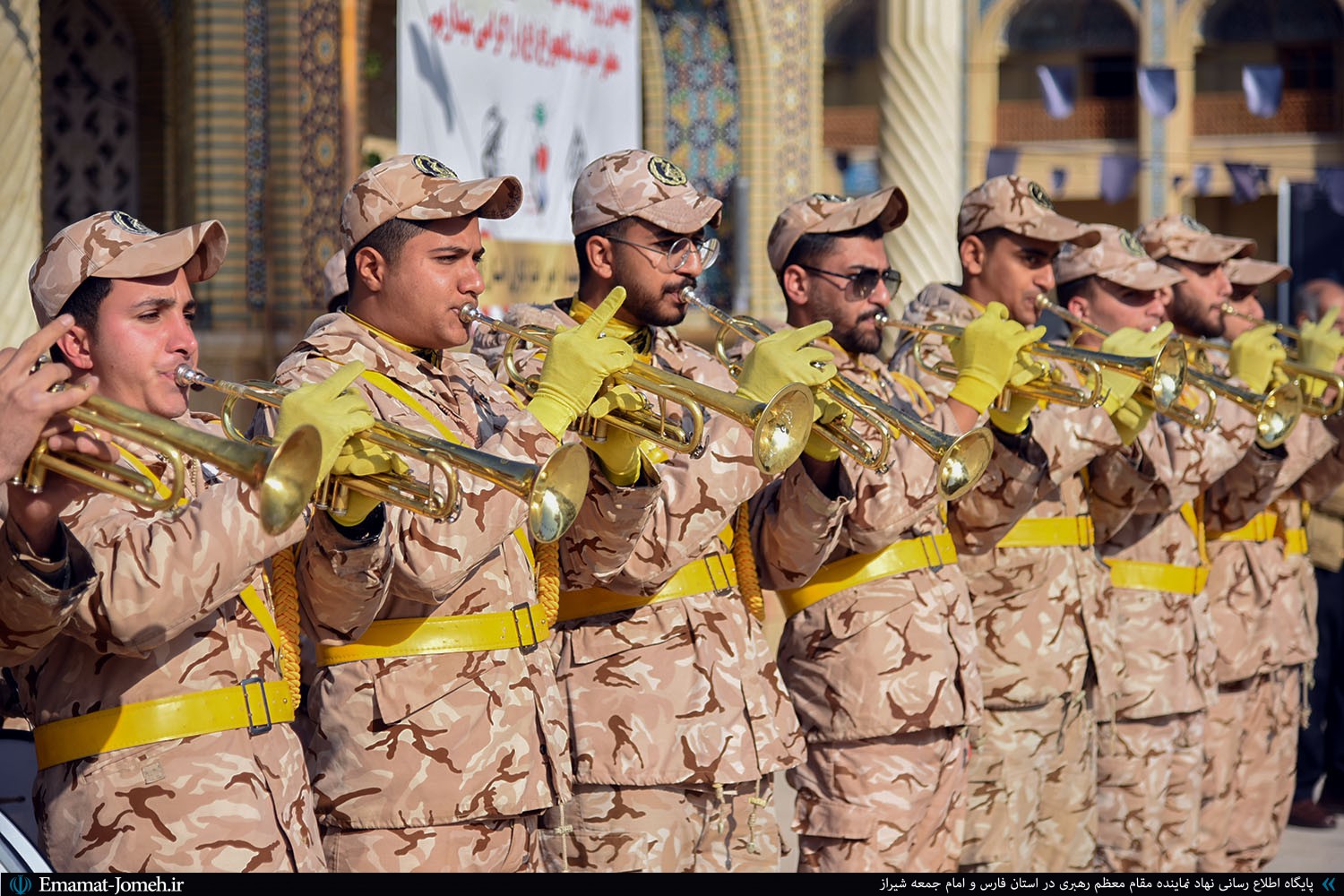 مراسم گلباران آرامگاه شهید محراب حضرت آیت الله دستغیب ره و قبور شهدای