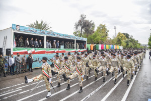 مراسم رژه یگان های ارتش جمهوری اسلامی مستقر در فارس