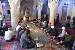 جلسه تفسیر قرآن کریم آیت الله دژکام در مسجد نصیرالملک شیراز