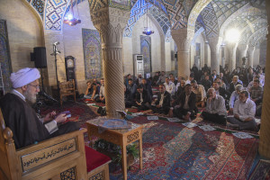 جلسه تفسیر قرآن کریم آیت الله دژکام در مسجد نصیرالملک شیراز