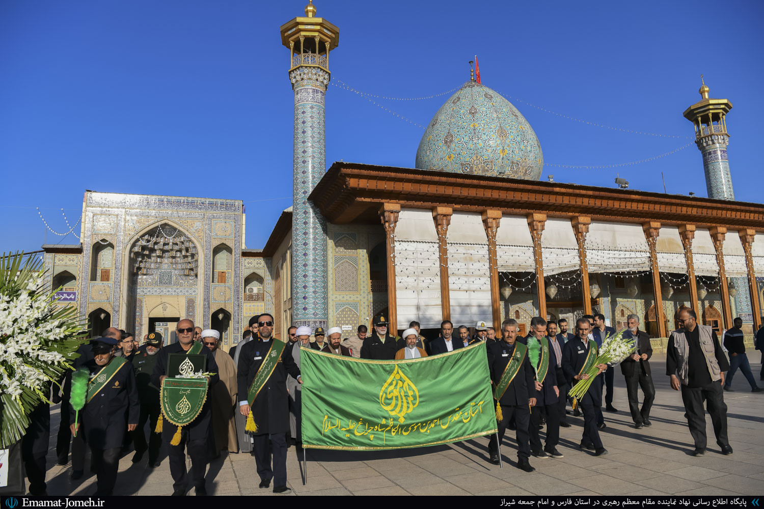 مراسم گلباران آرامگاه شهید محراب آیت الله دستغیب در حرم مطهر احمدی و محمدی(ع)