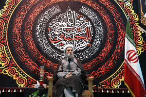 حضور آیت الله دژکام در جمع عزاداران حسینی هیئات مختلف شیراز در شب پنجم محرم ۱۴۰۴