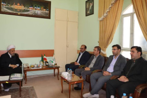 دیدار مدیر کل و شورای معاونین اداره نوسازی مدارس استان فارس با آیت الله دژکام