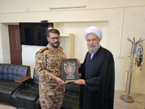 دیدار فرمانده جدید نیروی مخصوص ۳۳ المهدی با آیت الله دژکام