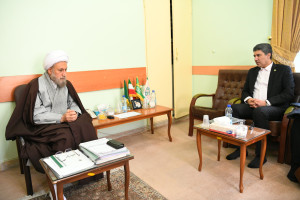 دیدار مدیر منطقه ۲ بنیاد علوی با آیت الله دژکام