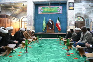 جلسه تفسیر قرآن کریم در حرم مطهر حضرت سید علاءالدین حسین علیه السلام