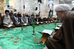 جلسه تفسیر قرآن کریم در حرم مطهر حضرت سید علاءالدین حسین علیه السلام