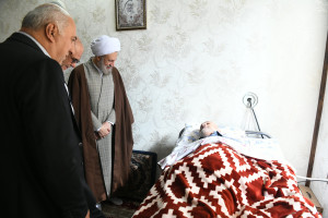 عیادت آیت الله دژکام از جانبازان هشت سال دفاع مقدس