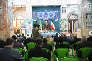 جلسه تفسیر قرآن کریم در حرم مطهر حضرت سید علاءالدین حسین علیه السلام