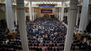 نماز جمعه متفاوت در سومین حرم اهل بیت علیهم السلام