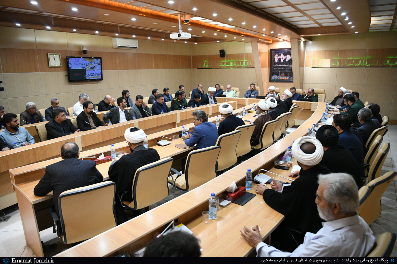 جلسه هماهنگی قرارگاه تشییع قائد شهید با حضور آیت الله دژکام