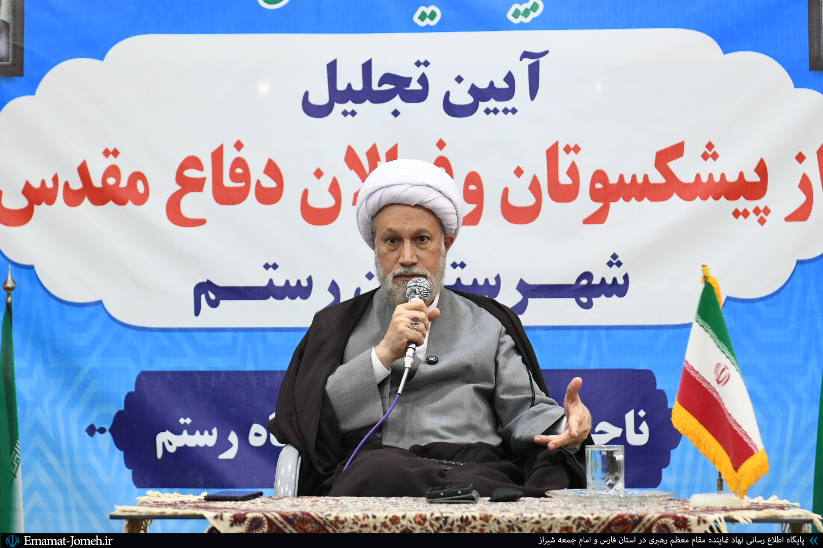 تلاش دشمن برای به غفلت کشاندن جامعه/ تابع امر ولایت ایستاده‌ایم