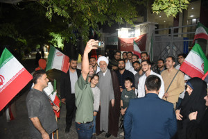 حضور آیت الله دژکام در موکب دانشجویان دانشکده پزشکی شیراز